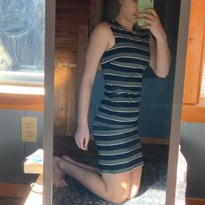 Like new- great condition Banana Republic dress. Doubled lined, super soft!